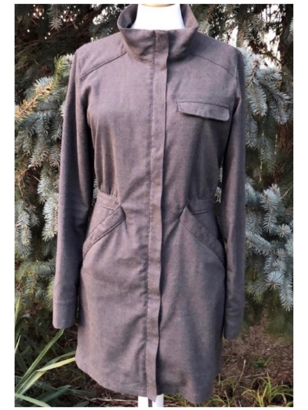 Bench brand Jacket-M-Charcoal-ZipUp-Higher Neck-Longer Length-Fitted-Lightweight
